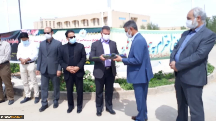 بازدید معاونت استادنداری و فرمانداری ویژه شهرستان طبس و هیئت همراه از آموزشکده فنی طبس به مناسبت هفته معلم و استاد و عرض تبریک و خداقوت به همکاران  4